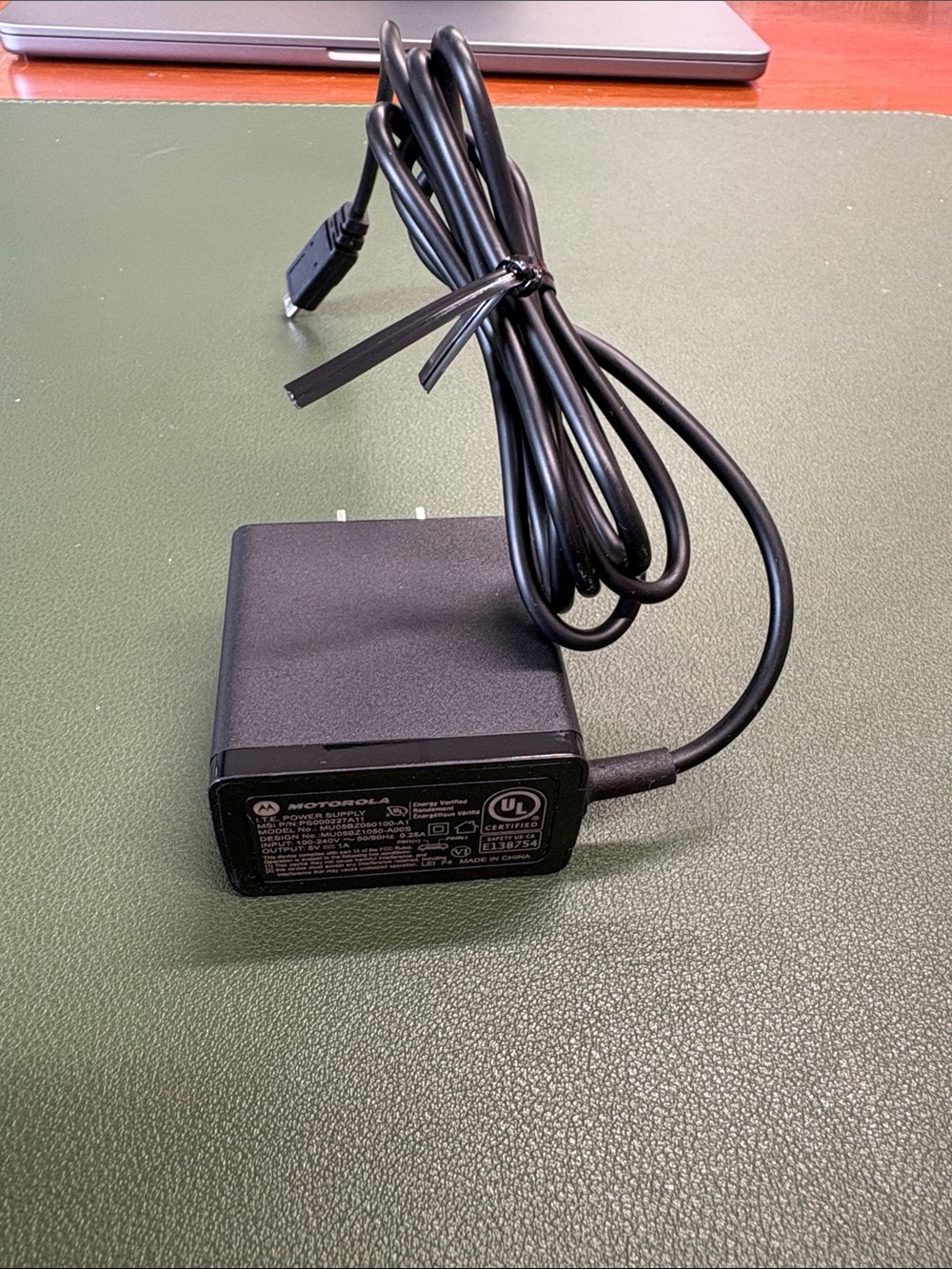 Motorola Black USB Power Adapter Charger with Built-In Cable